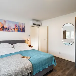 Urban Island I Riverside Vienne